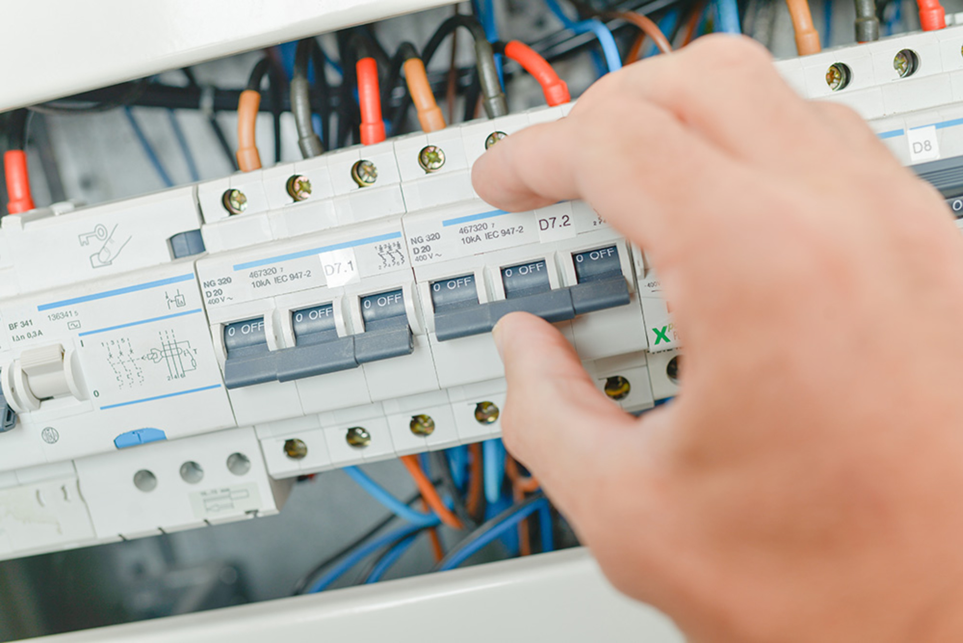 Schalt­schrank­bau bei Elektro-Dienst GmbH Zella-Mehlis in Zella-Mehlis